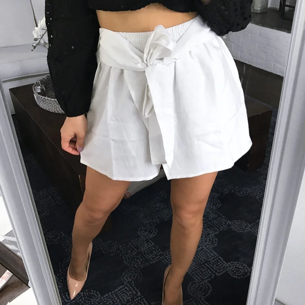 🆕 WHITE HIGH WAIST LINEN TIE FOLD SHORTS!